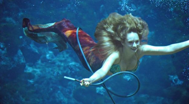 mermaid swimming at weeki wachee